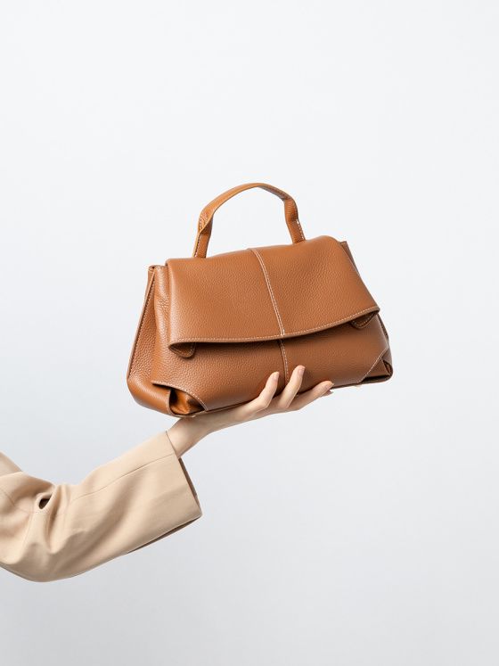 Elova Handcrafted Genuine Leather Crossbody Bag in Black - E698 view 8