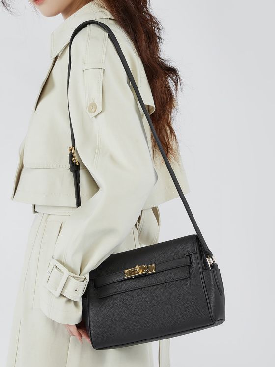 Elova Handcrafted Genuine Leather Crossbody Bag in Black - E476 view 3