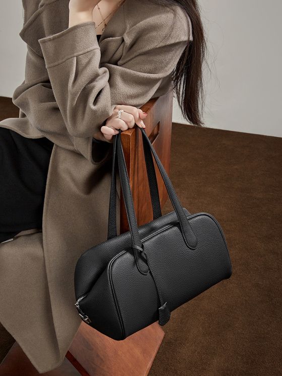 Elova Handcrafted Genuine Leather Tote Bag in Black - E807 view 6