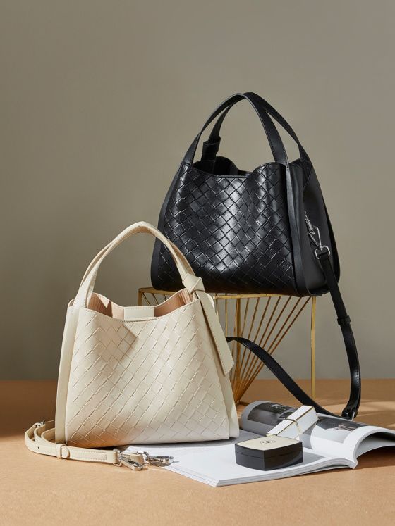 Elova Handcrafted Genuine Leather Crossbody Bag in Black - E464