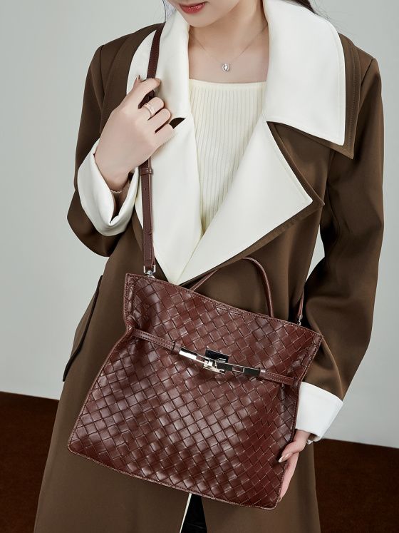 Elova Handcrafted Genuine Leather Crossbody Bag in Black - E791 view 5