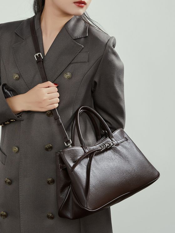 Elova Handcrafted Genuine Leather Crossbody Bag in Black - E782 view 4