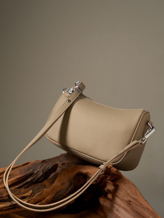 Elova Handcrafted Genuine Leather Crossbody Bag in Black - E459 view 4