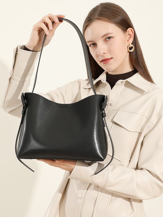 Elova Handcrafted Genuine Leather Tote Bag in Black - E574