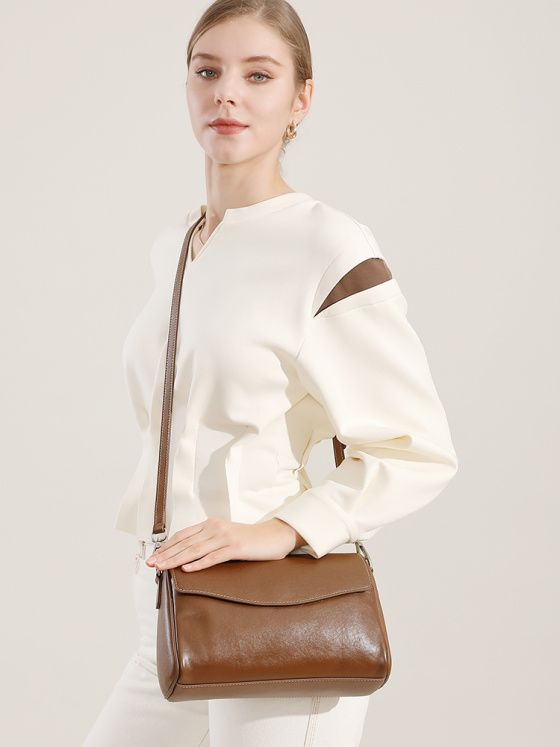 Elova Handcrafted Genuine Leather Crossbody Bag in Black - E590 view 2