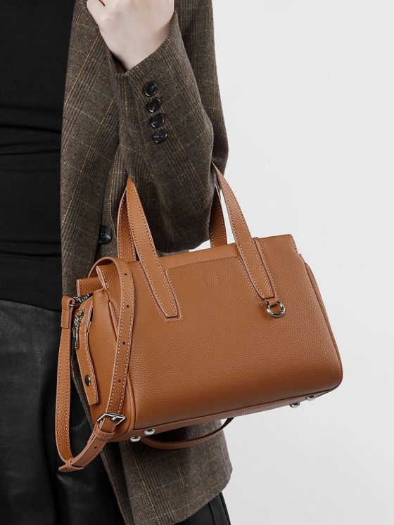 Elova Handcrafted Genuine Leather Crossbody Bag in Black - E507 view 3