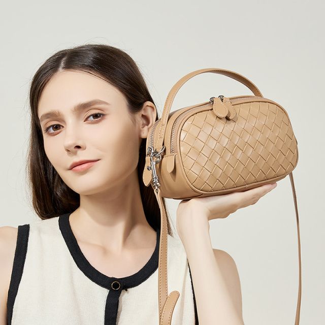 Elova Handcrafted Genuine Leather Crossbody Bag in Black - E422 view 6