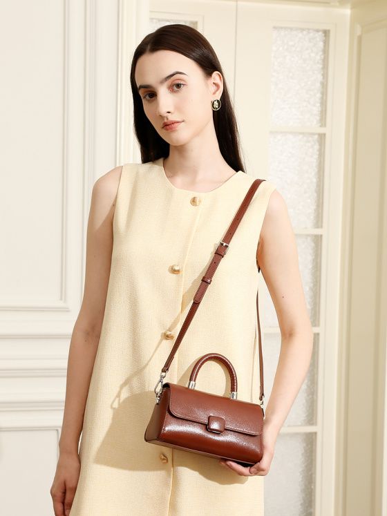 Elova Handcrafted Genuine Leather Crossbody Bag in Black - E679 view 3