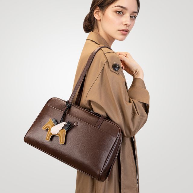 Elova Handcrafted Genuine Leather Bag in Black - E811 view 7