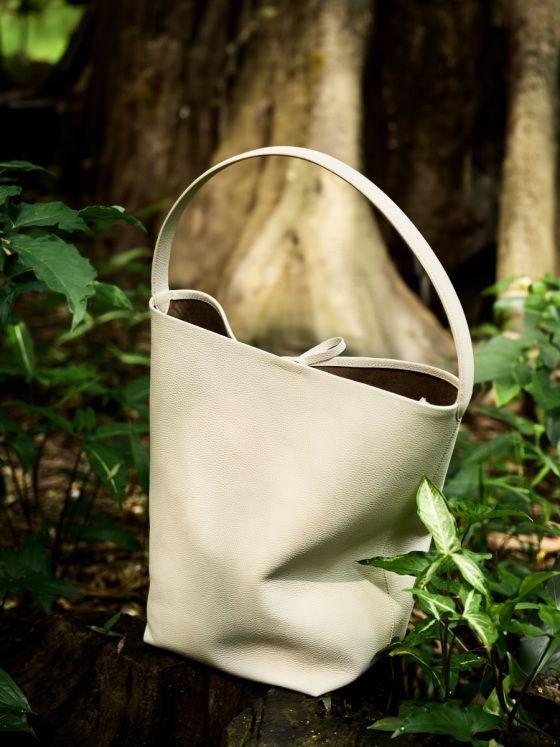 Elova Handcrafted Genuine Leather Tote Bag in Black - E462 view 6