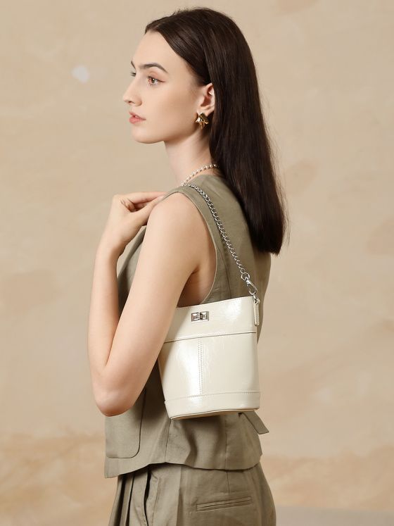 Elova Handcrafted Genuine Leather Bag in Black - E680 view 2