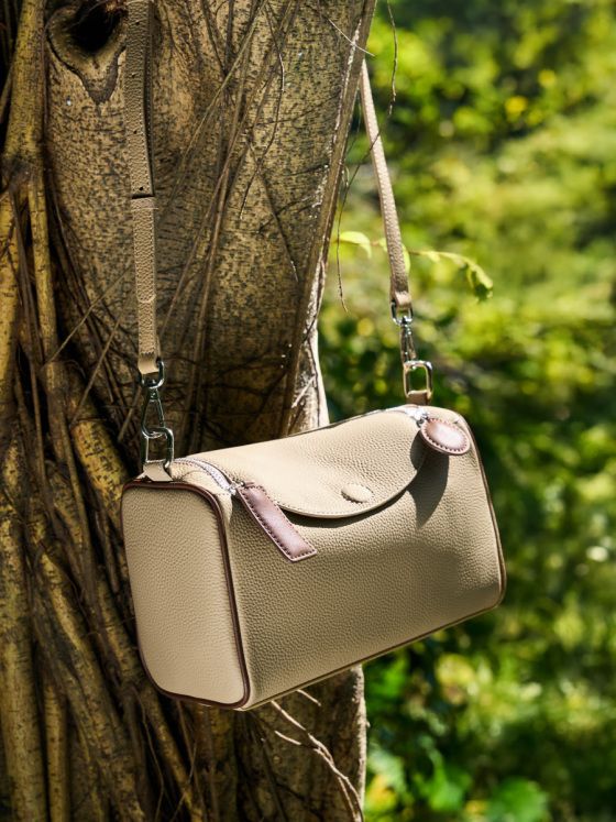 Elova Handcrafted Genuine Leather Crossbody Bag in Black - E600 view 5