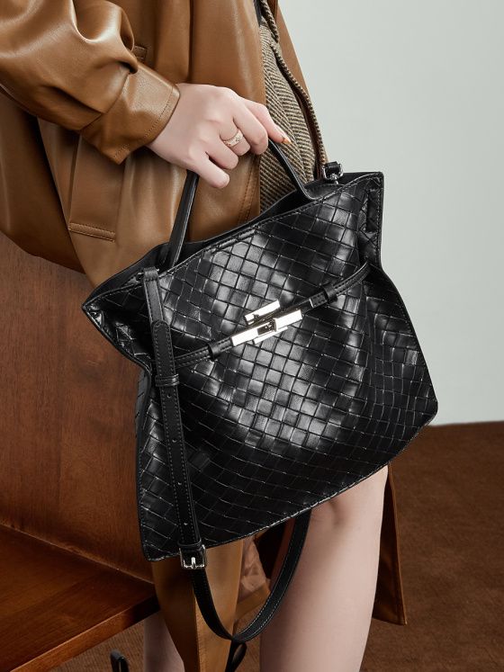 Elova Handcrafted Genuine Leather Crossbody Bag in Black - E791 view 6