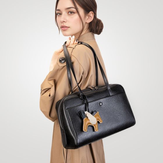 Elova Handcrafted Genuine Leather Bag in Black - E811 view 6