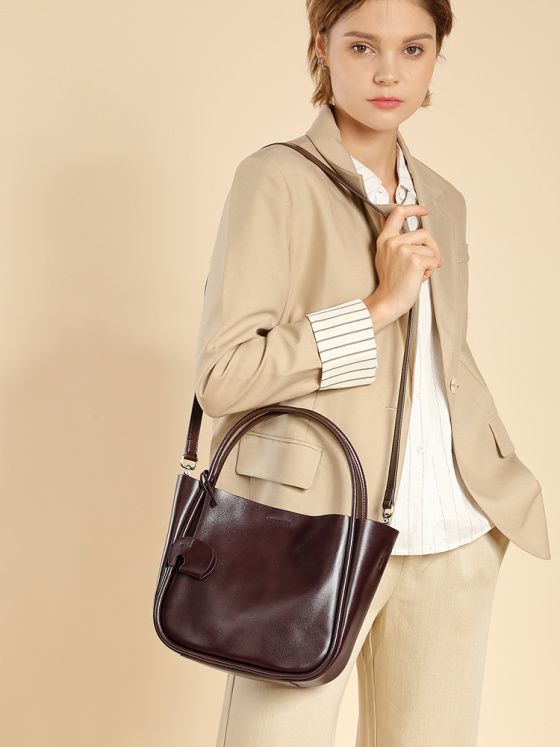 Elova Handcrafted Genuine Leather Crossbody Bag in Black - E502 view 5