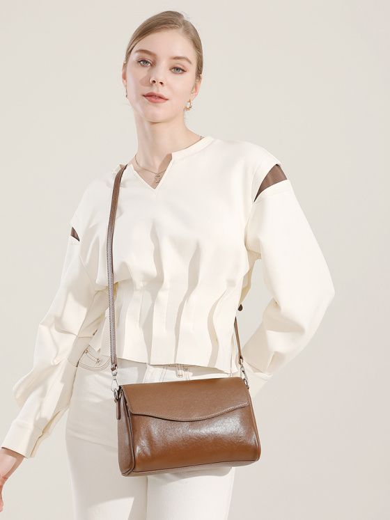 Elova Handcrafted Genuine Leather Crossbody Bag in Black - E590 view 3