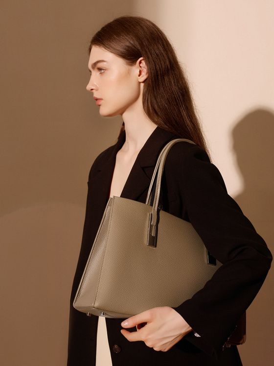 Elova Handcrafted Genuine Leather Tote Bag in Black - E272 view 4