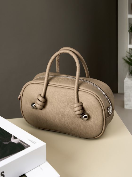 Elova Handcrafted Genuine Leather Crossbody Bag in Black - E423 view 6