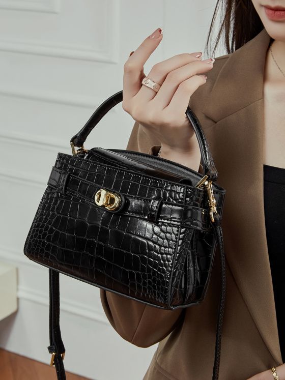 Elova Handcrafted Genuine Leather - Crossbody Bag in Black - E765