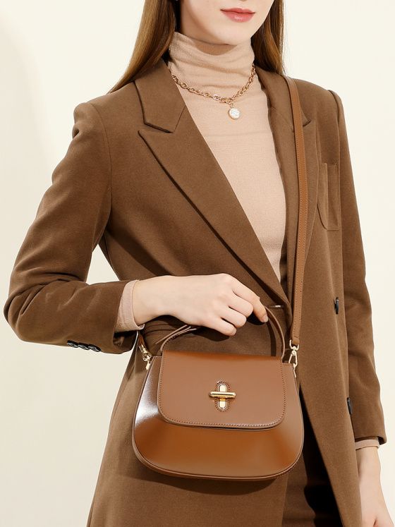 Elova Handcrafted Genuine Leather Bag in Black - E582