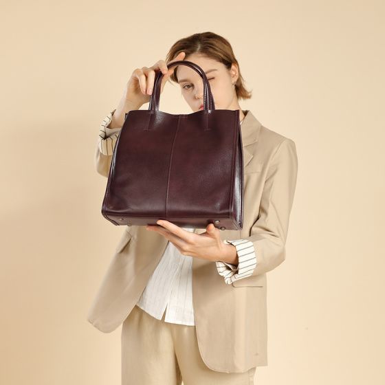 Elova Handcrafted Genuine Leather Crossbody Bag in Black - E494 view 6