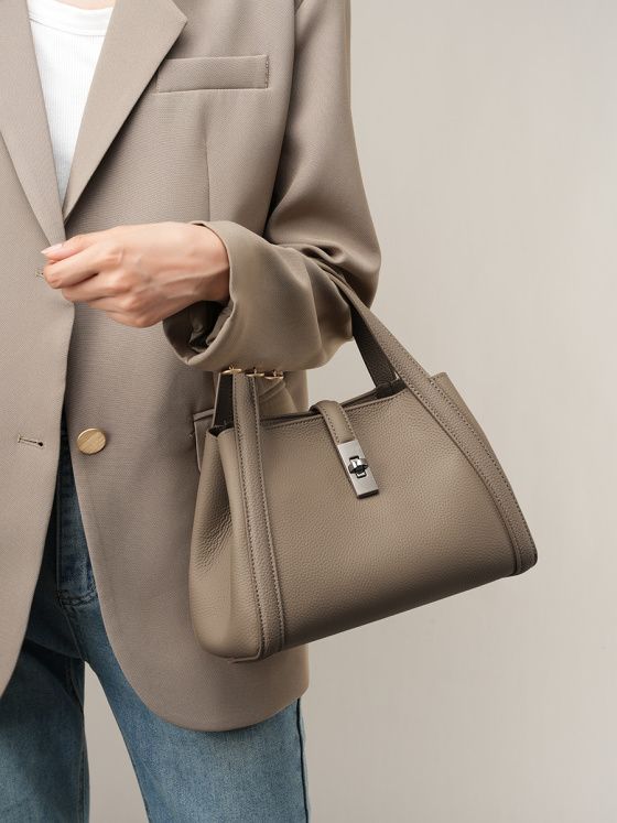 Elova Handcrafted Genuine Leather Crossbody Bag in Black - E278 view 4