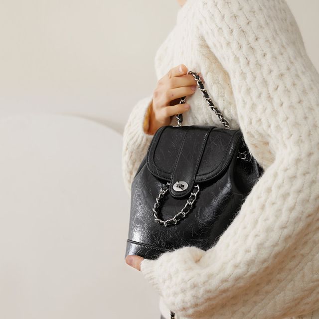 Elova Handcrafted Genuine Leather Crossbody Bag in Black - E302 view 8