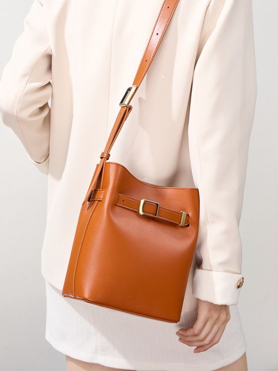 Elova Handcrafted Genuine Leather Crossbody Bag in Black - E640 view 3