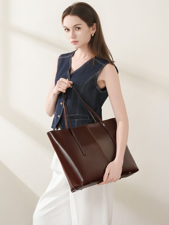 Elova Handcrafted Genuine Leather Tote Bag in Black - E641
