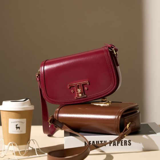 Elova Handcrafted Genuine Leather Crossbody Bag in Black - E455 view 8