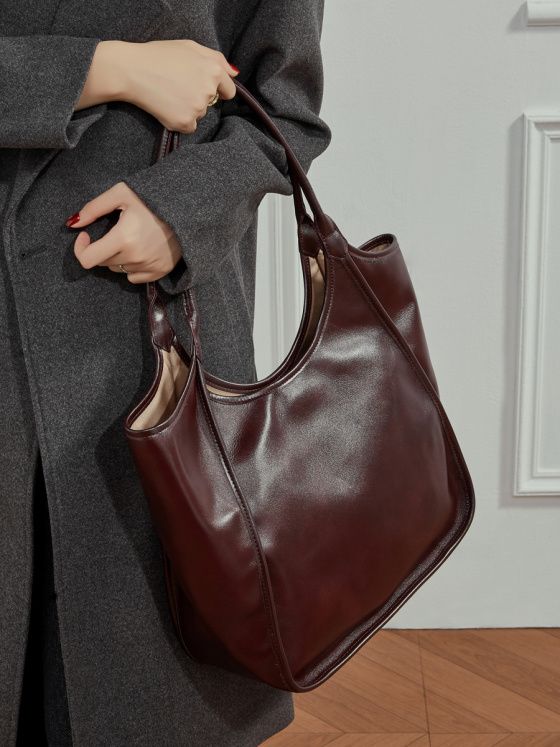 Elova Handcrafted Genuine Leather Tote Bag in Black - E771