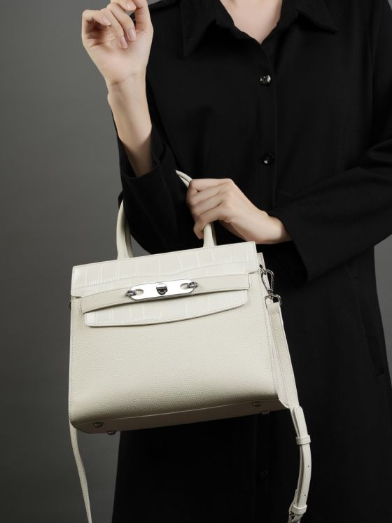 Elova Handcrafted Genuine Leather Crossbody Bag in Black - E444 view 4