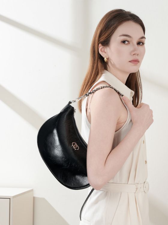 Elova Handcrafted Genuine Leather Crossbody Bag in Black - E624 view 3