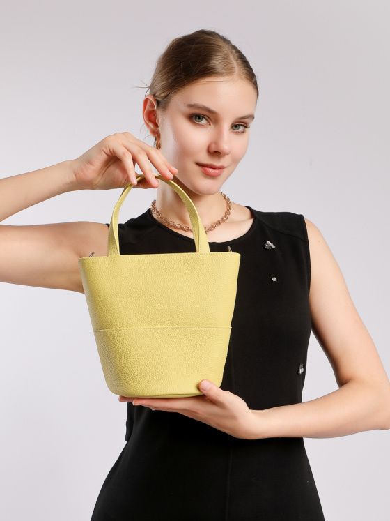 Elova Handcrafted Genuine Leather Crossbody Bag in Black - E711 view 2