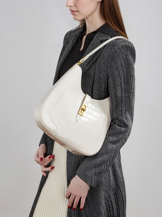 Elova Handcrafted Genuine Leather Bag in Black - E819 view 2