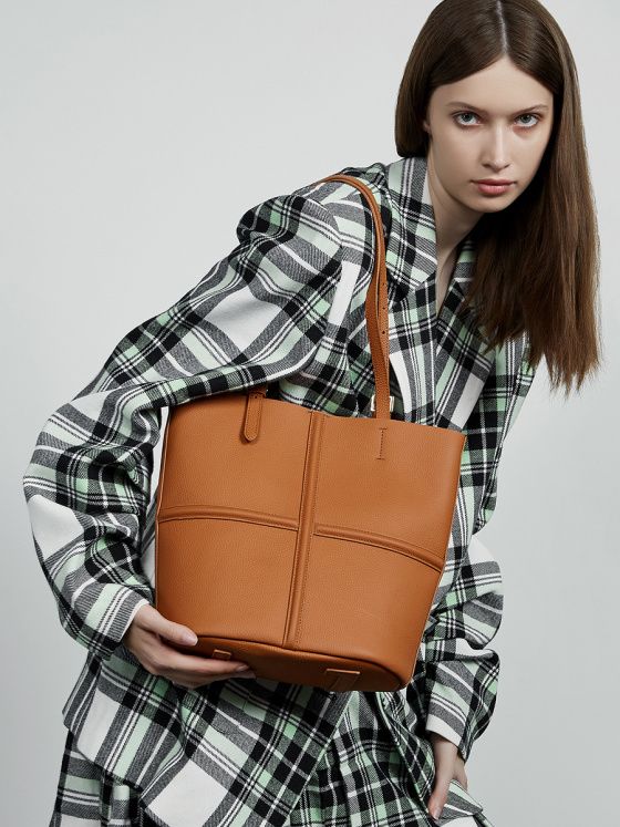 Elova Handcrafted Genuine Leather Tote Bag in Black - E629 view 6