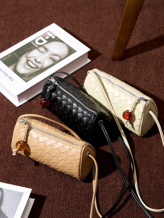 Elova Handcrafted Genuine Leather Crossbody Bag in Black - E412 view 3