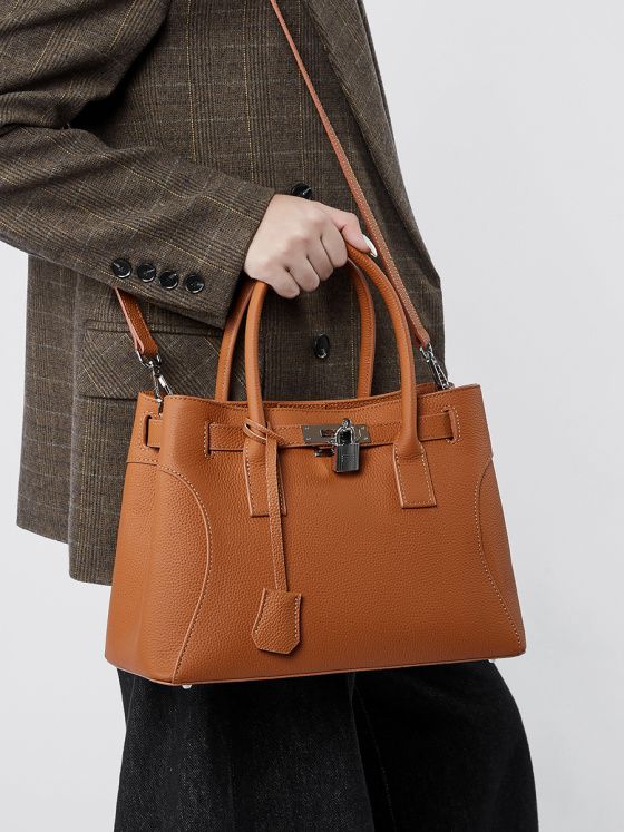 Elova Handcrafted Genuine Leather Crossbody Bag in Black - E508 view 5