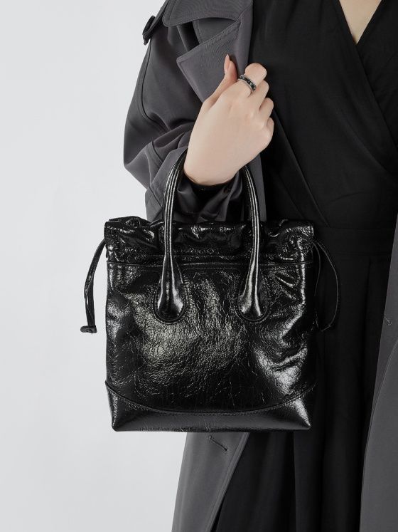 Elova Handcrafted Genuine Leather Crossbody Bag in Black - E475 view 2