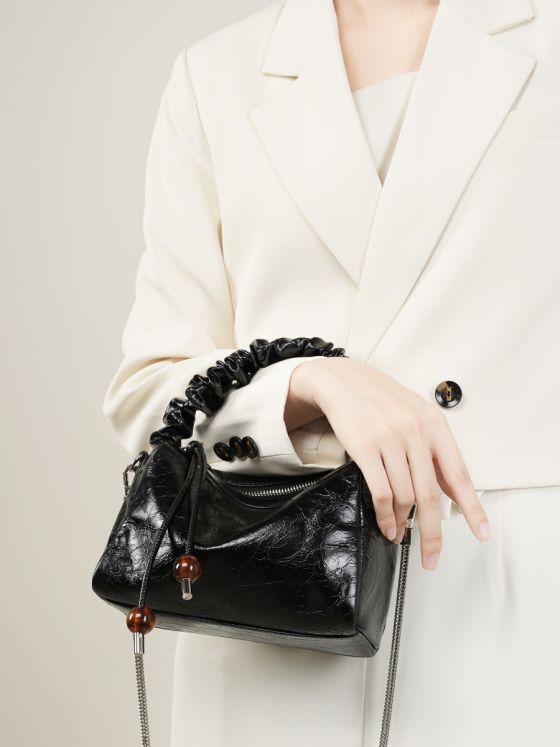 Elova Handcrafted Genuine Leather Crossbody Bag in Black - E473 view 3