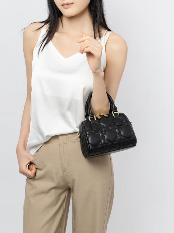 Elova Handcrafted Genuine Leather Bag in Black - E700 view 5