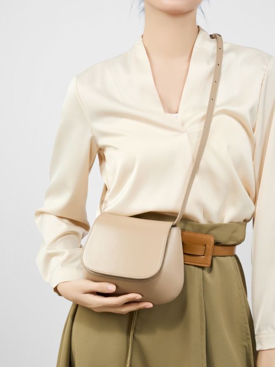 Elova Handcrafted Genuine Leather Crossbody Bag in Black - E596 view 4