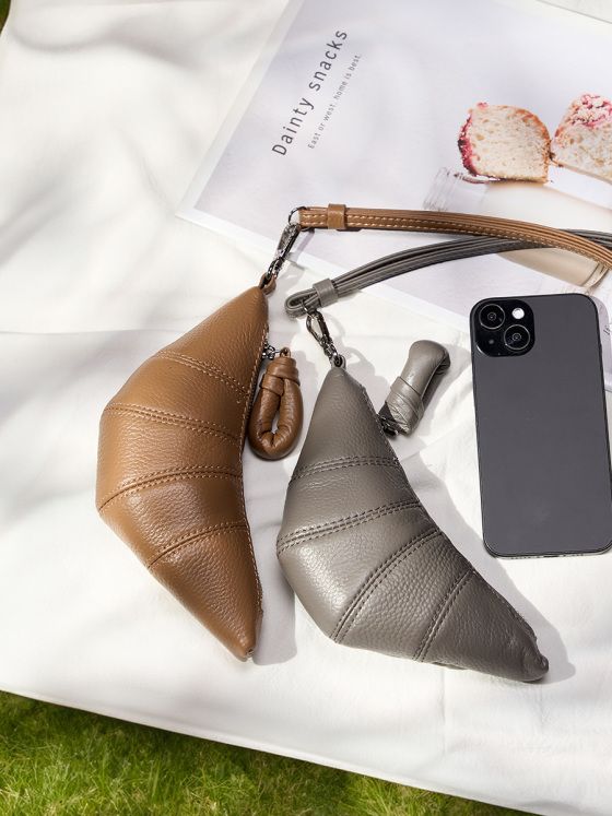 Elova Handcrafted Genuine Leather Wallet in Black - E416 view 6