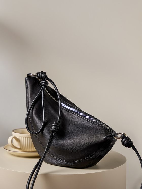 Elova Handcrafted Genuine Leather Crossbody Bag in Black - E427 view 5