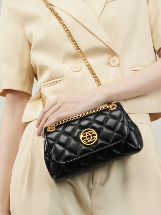 Elova Handcrafted Genuine Leather Crossbody Bag in Black - E445