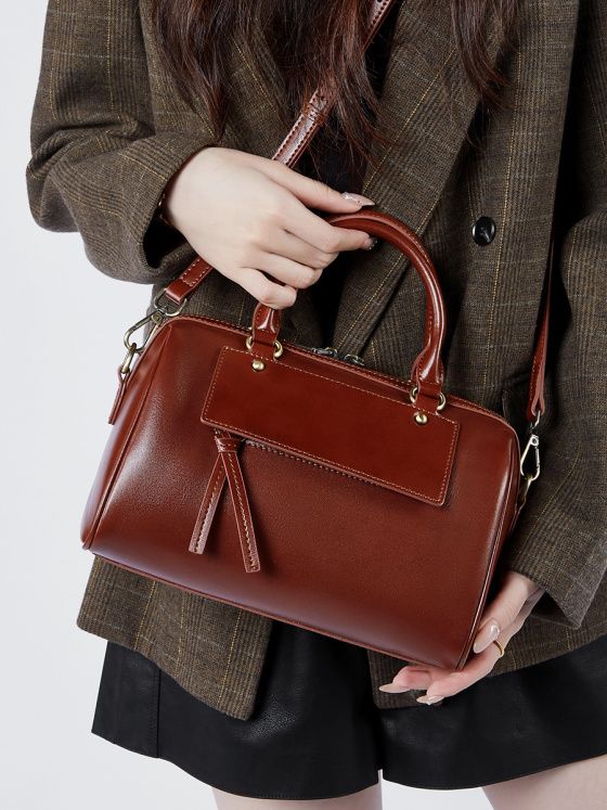 Elova Handcrafted Genuine Leather Crossbody Bag in Black - E492 view 5