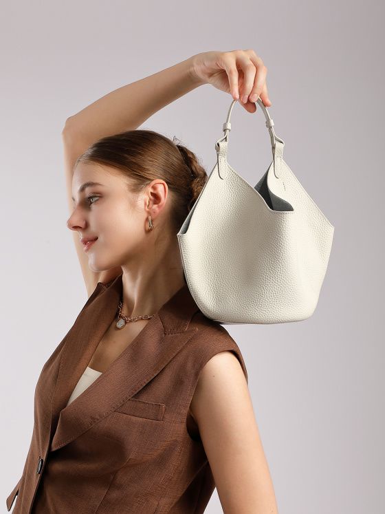 Elova Handcrafted Genuine Leather Tote Bag in Black - E703 view 2