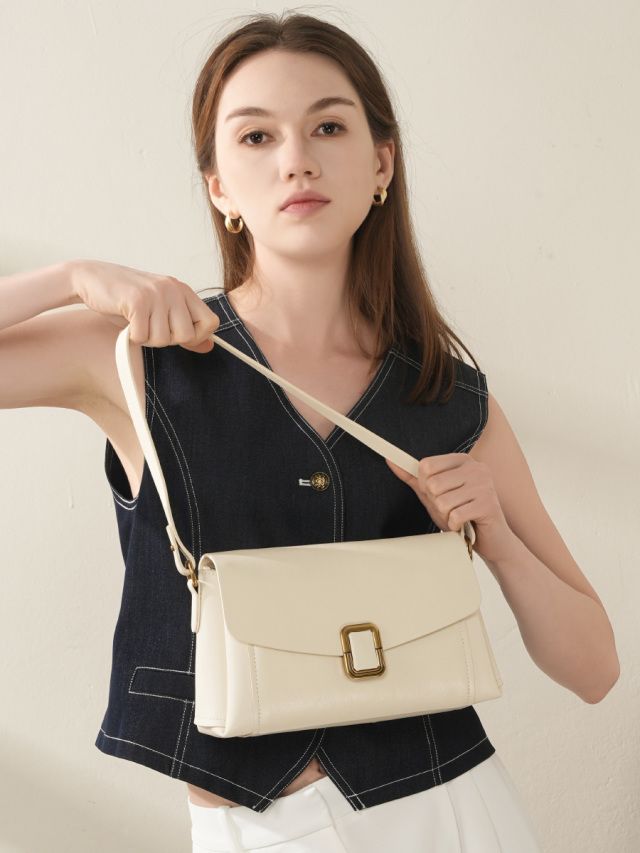 Elova Handcrafted Genuine Leather Bag in Black - E607 view 8