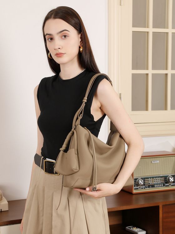 Elova Handcrafted Genuine Leather Tote Bag in Black - E694 view 4