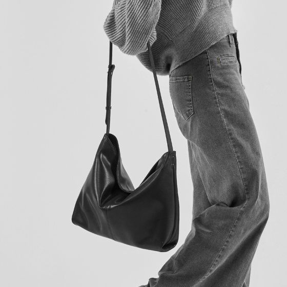 Elova Handcrafted Genuine Leather Crossbody Bag in Black - E471 view 6